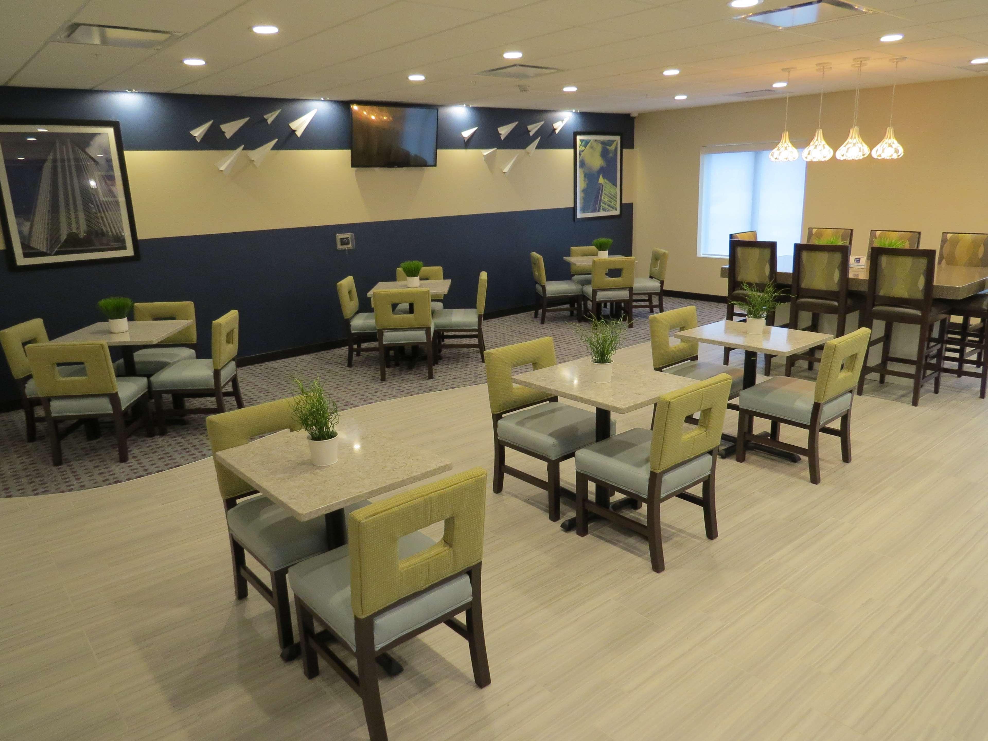 Best Western Plus Midwest Inn Omaha Exteriör bild